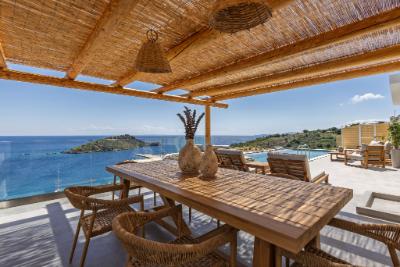 Relaxing stay at Armoi Villas surrounded by natural beauty