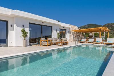 Relaxing stay at Armoi Villas surrounded by natural beauty