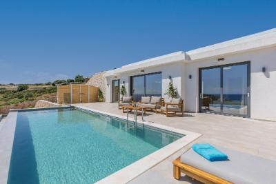 Relaxing stay at Armoi Villas surrounded by natural beauty
