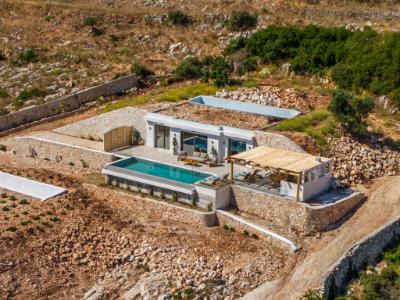 Relaxing stay at Armoi Villas surrounded by natural beauty
