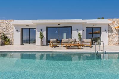 Relaxing stay at Armoi Villas surrounded by natural beauty
